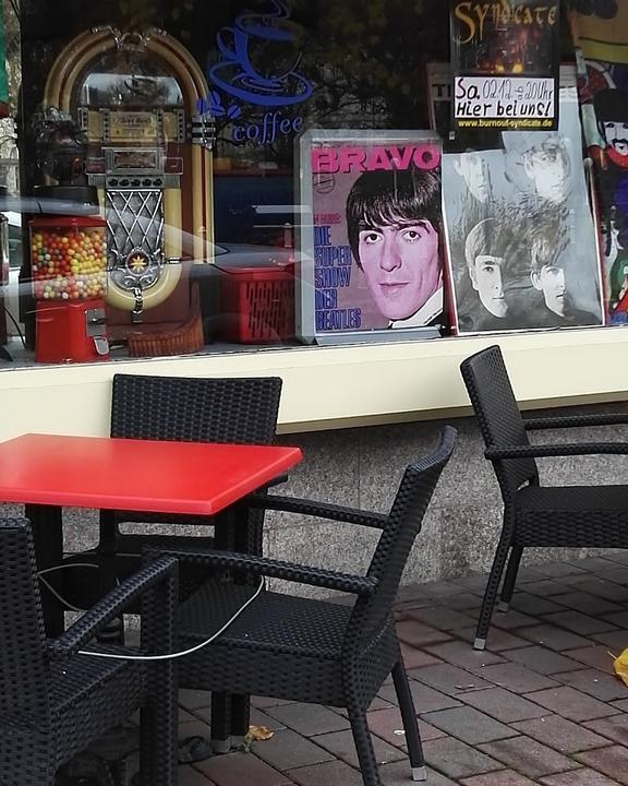 Café Yellow Submarine Beatles Museum